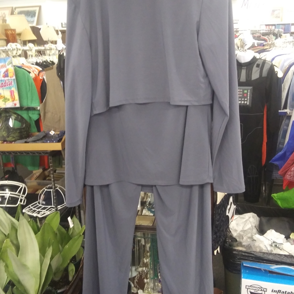 Three Pieces Suit - image 2